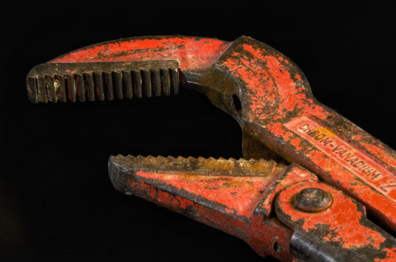 sasu-ENTRAUNES-min_pipe-wrench-318084